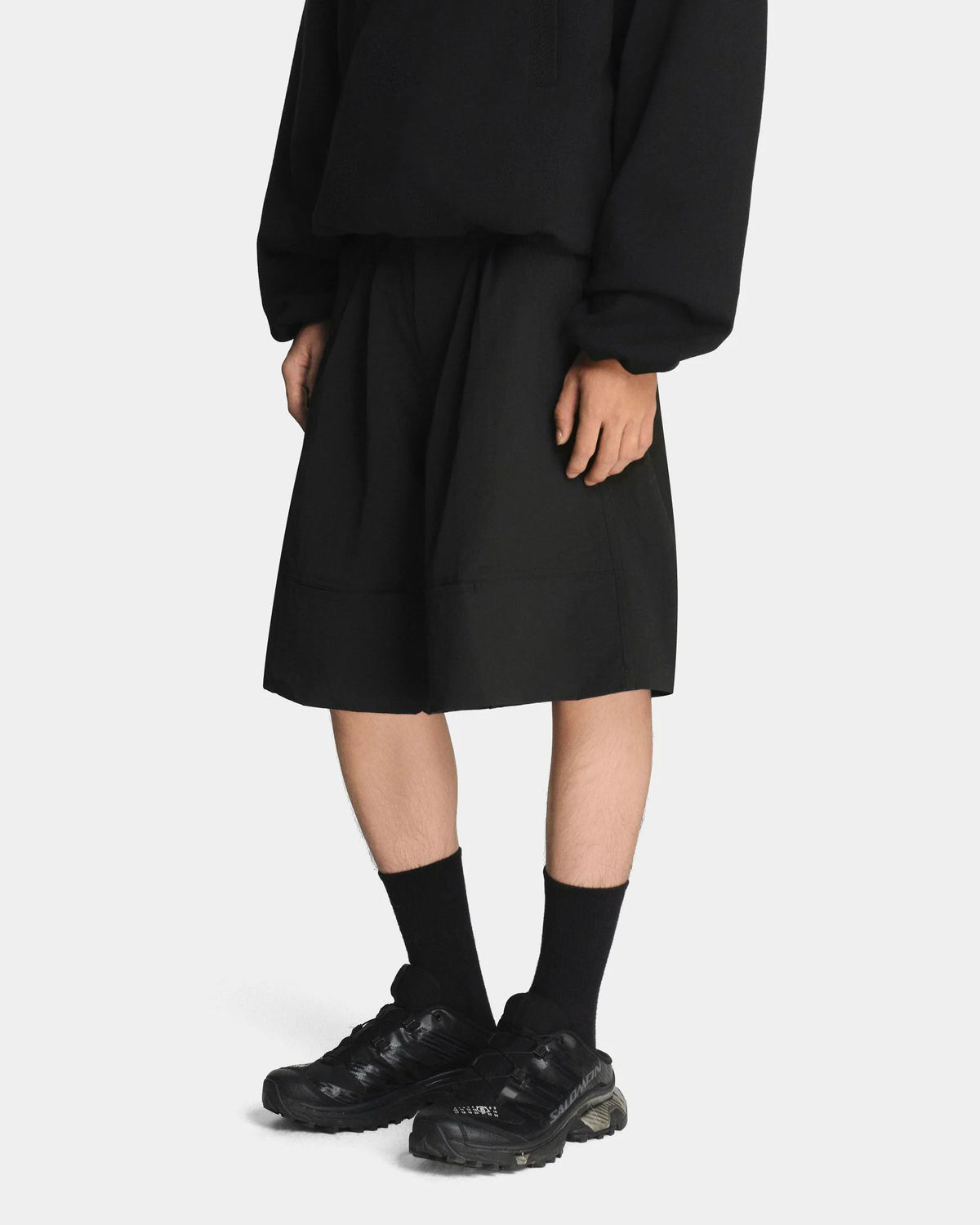 [MAHU] STITCH BAGGY SHORT