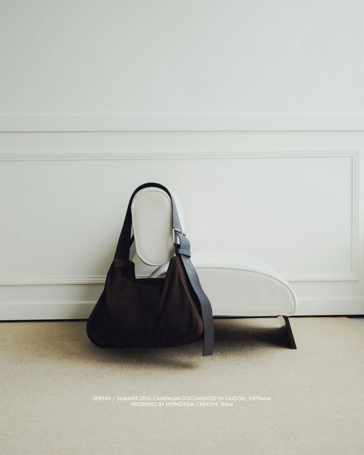 [HYPNOTSIM] LOOSEHOLD LEATHER BAG
