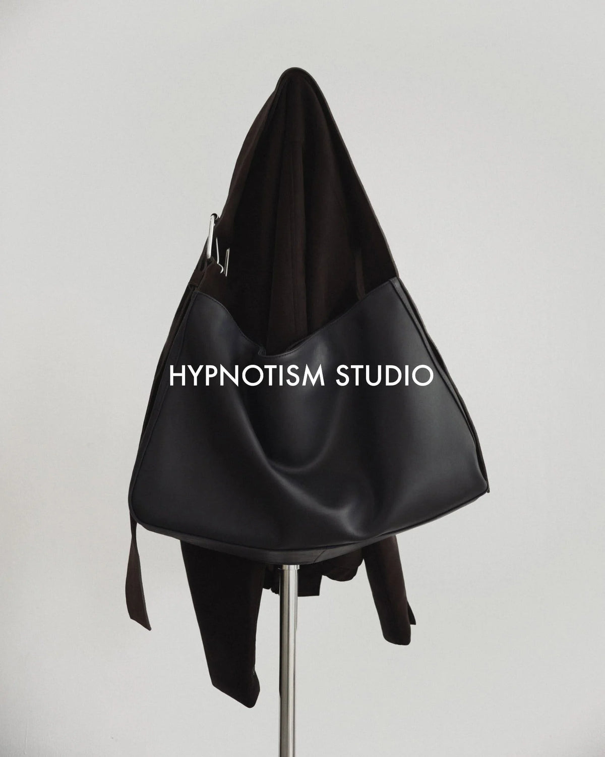 [HYPNOTSIM] LOOSEHOLD LEATHER BAG