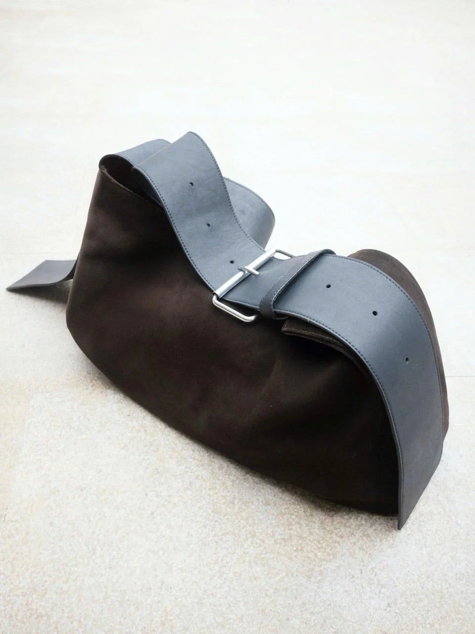 [HYPNOTSIM] LOOSEHOLD LEATHER BAG
