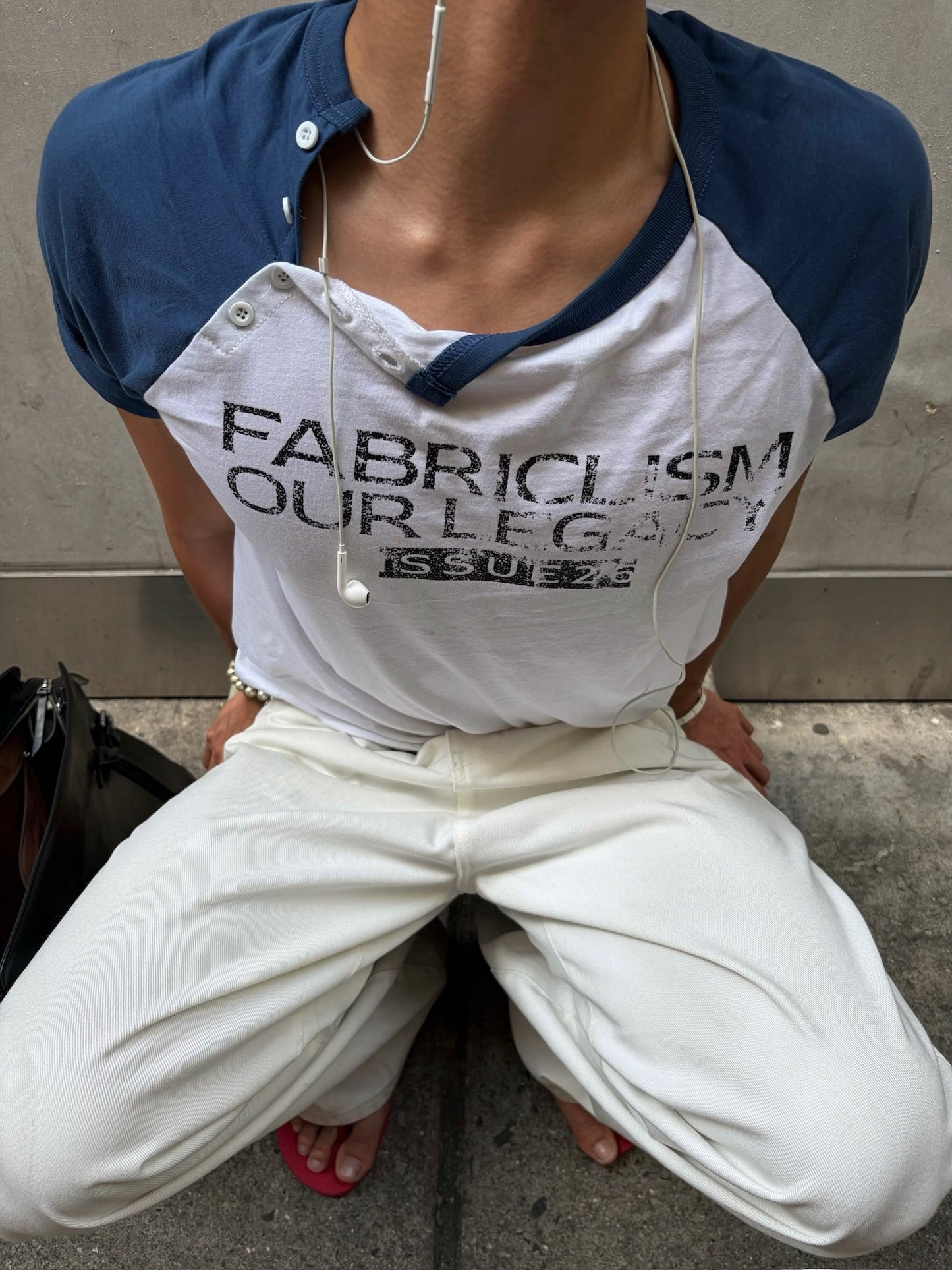 [FABRICLISM] RAGLAN BUTTON TEE