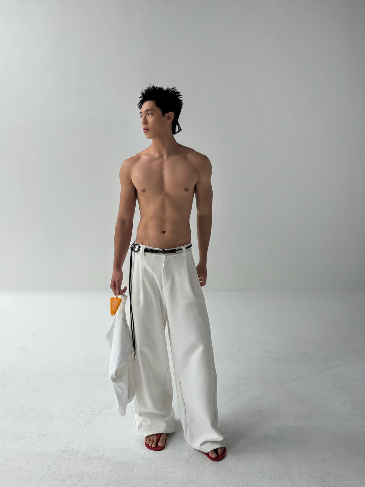 [FABRICLISM] WIDE LEG PLEATED SWEATPANTS