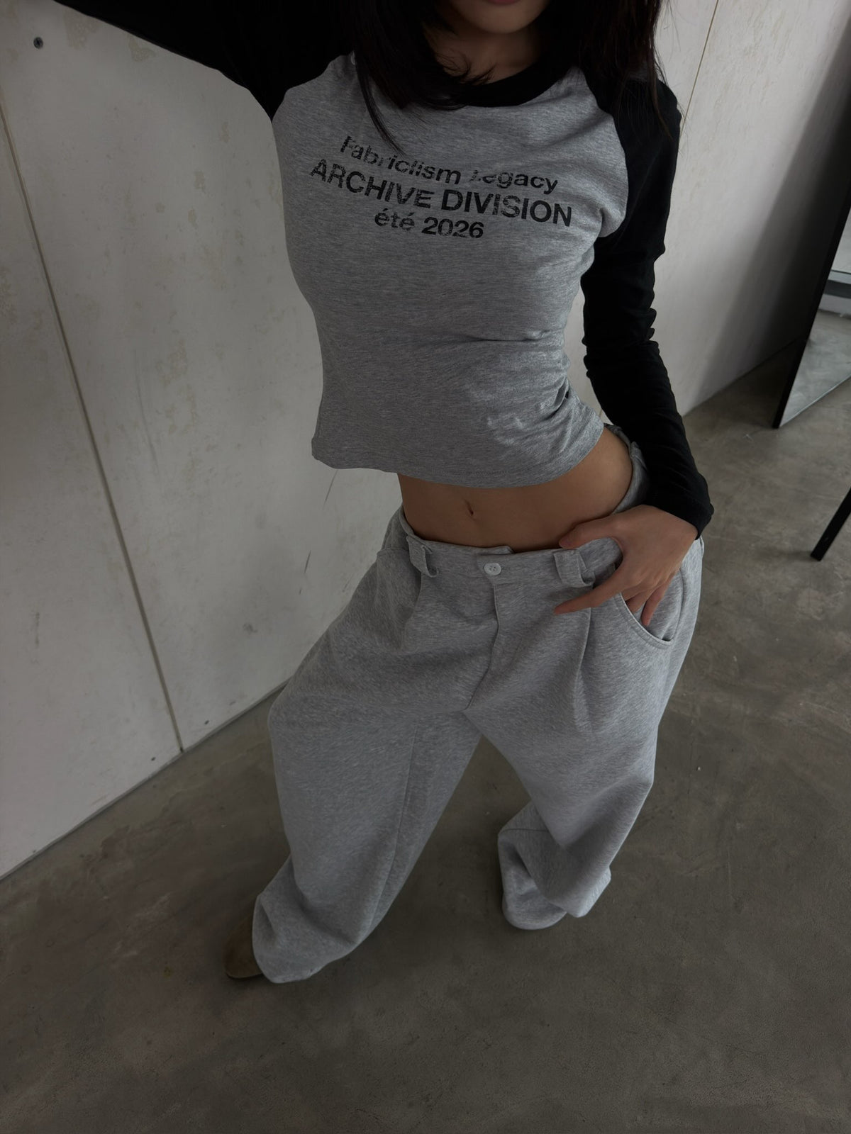 [FABRICLISM] WIDE LEG PLEATED SWEATPANTS