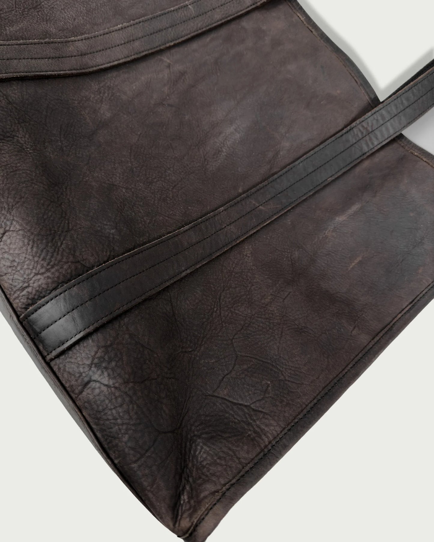[ALCYUS] ALMV | S/N LEATHER MOCHA BAG