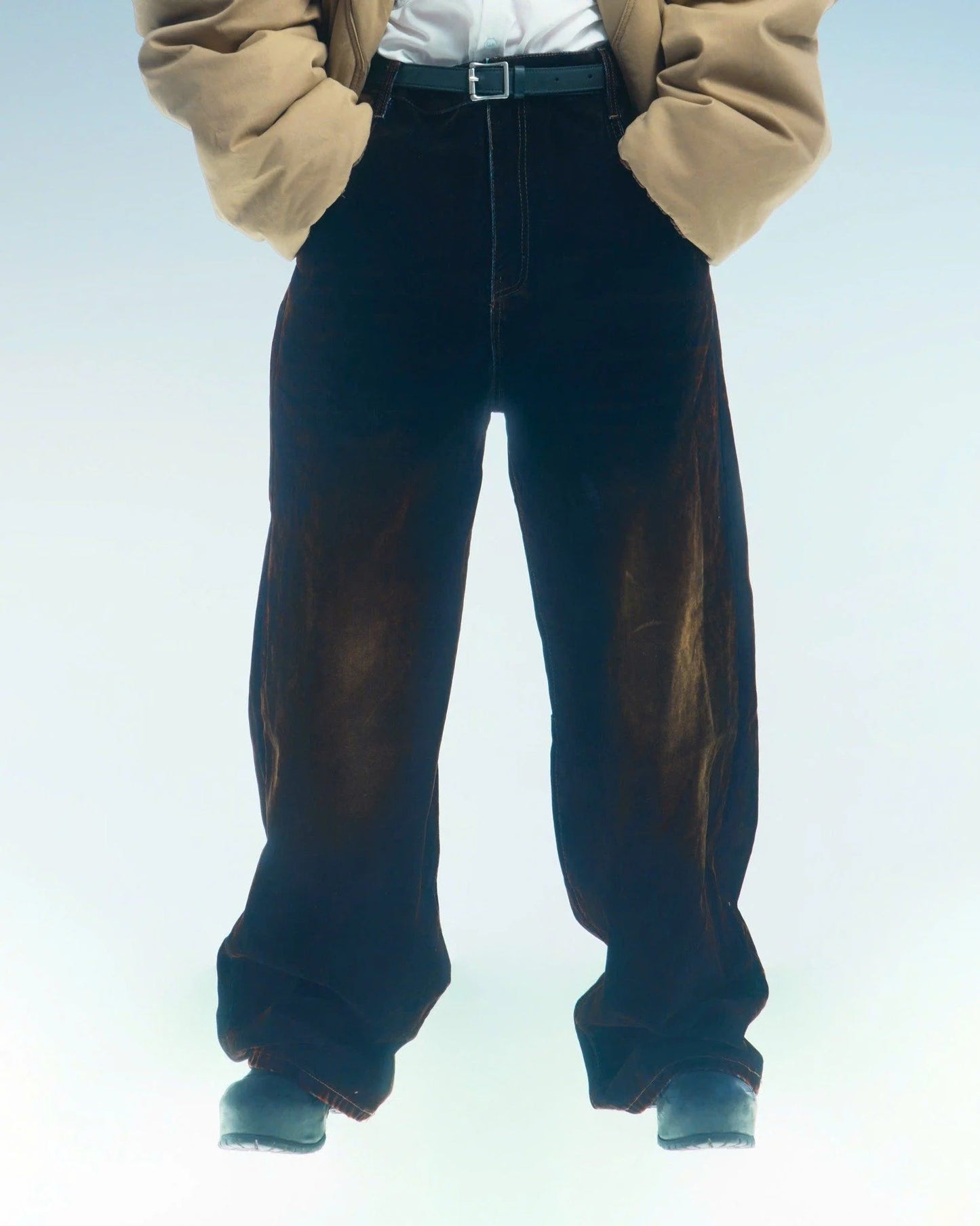 [67%] DENIM VELVET WASH JEANS