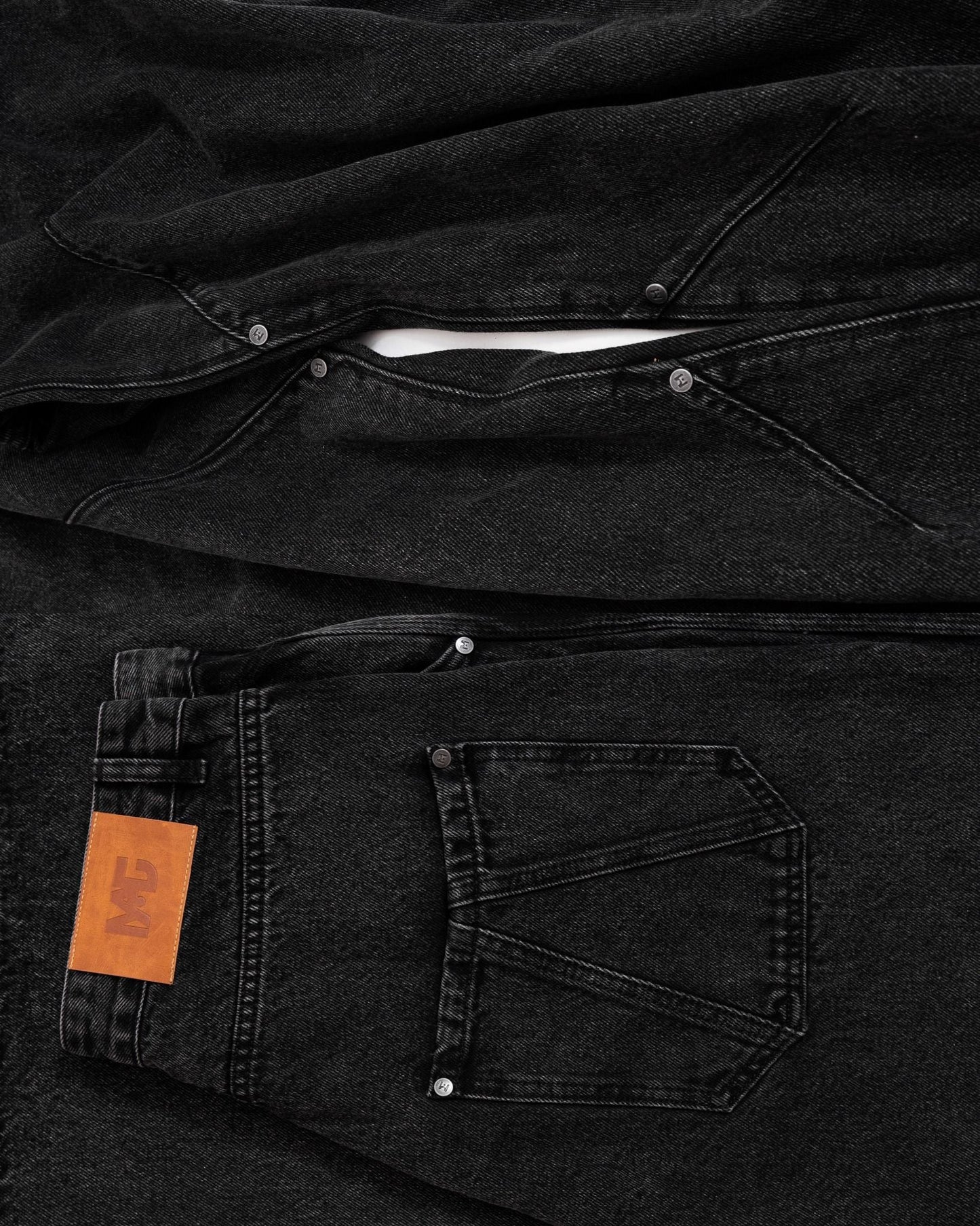 [MAHU] FADED LOOSE JEANS