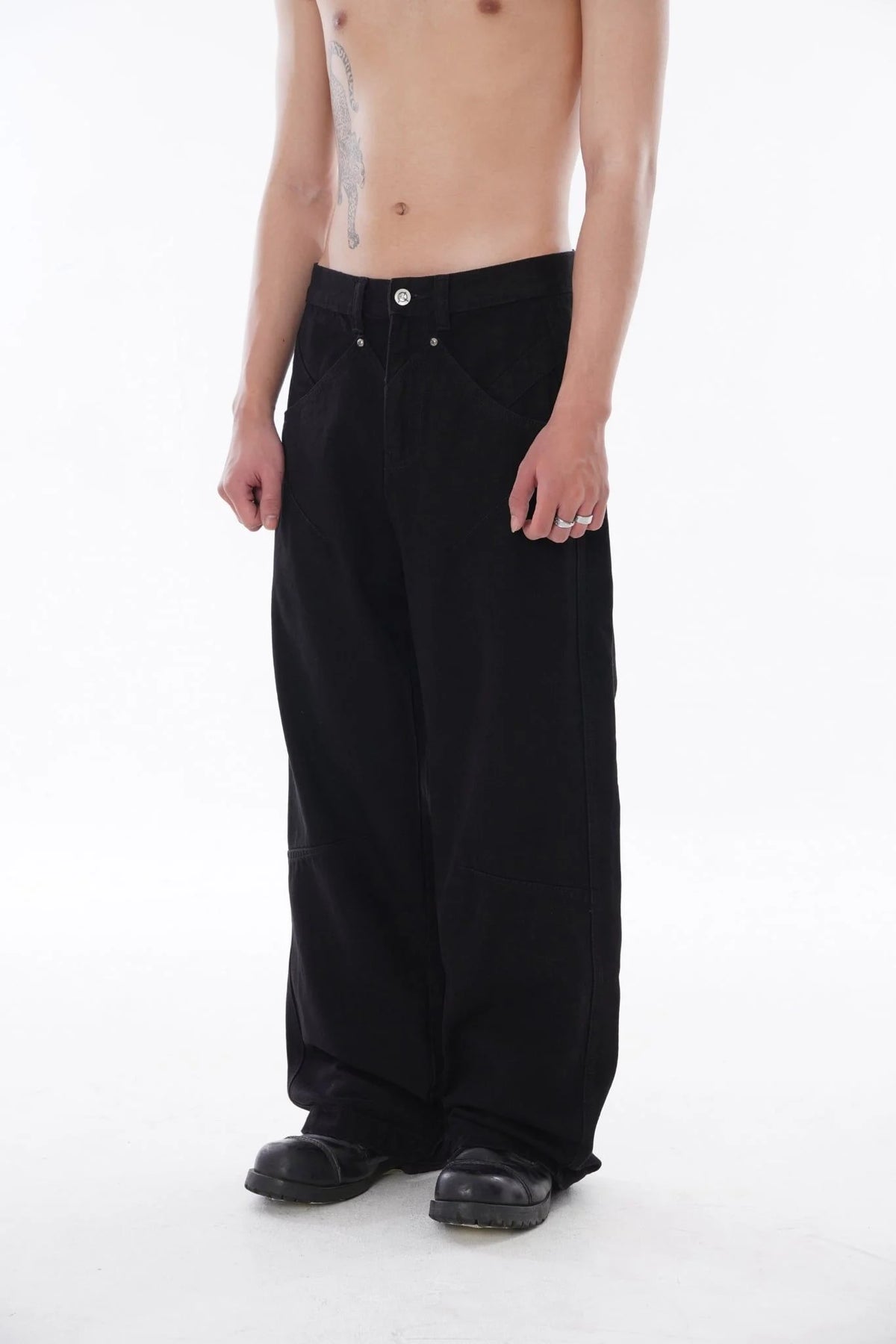 [ROIWORKSHOP] DENIM SPIKED PANTS