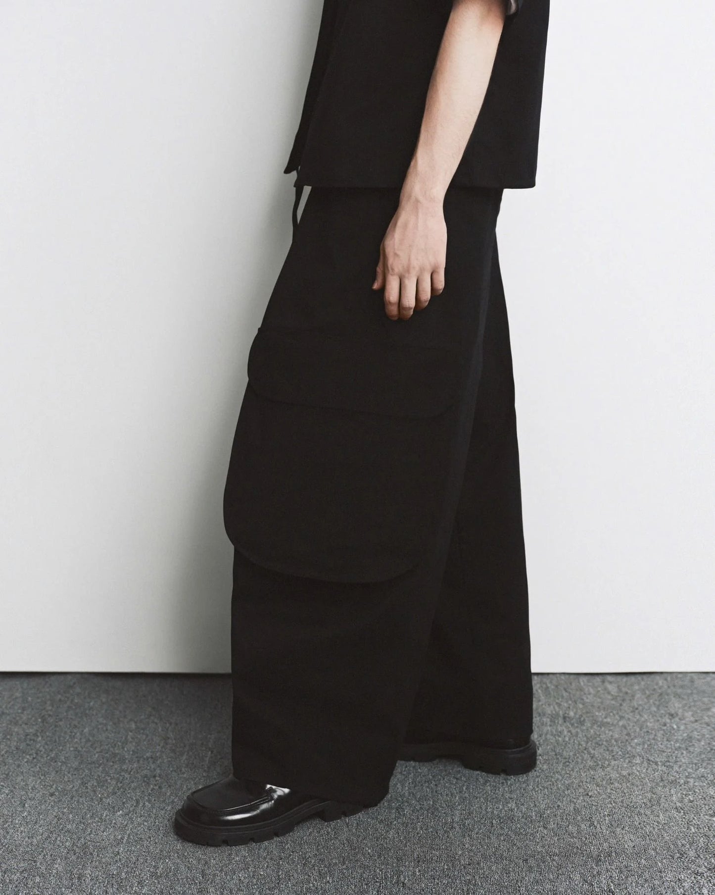 [HYPNOTISM] OVERSIZED POCKETS PANTS