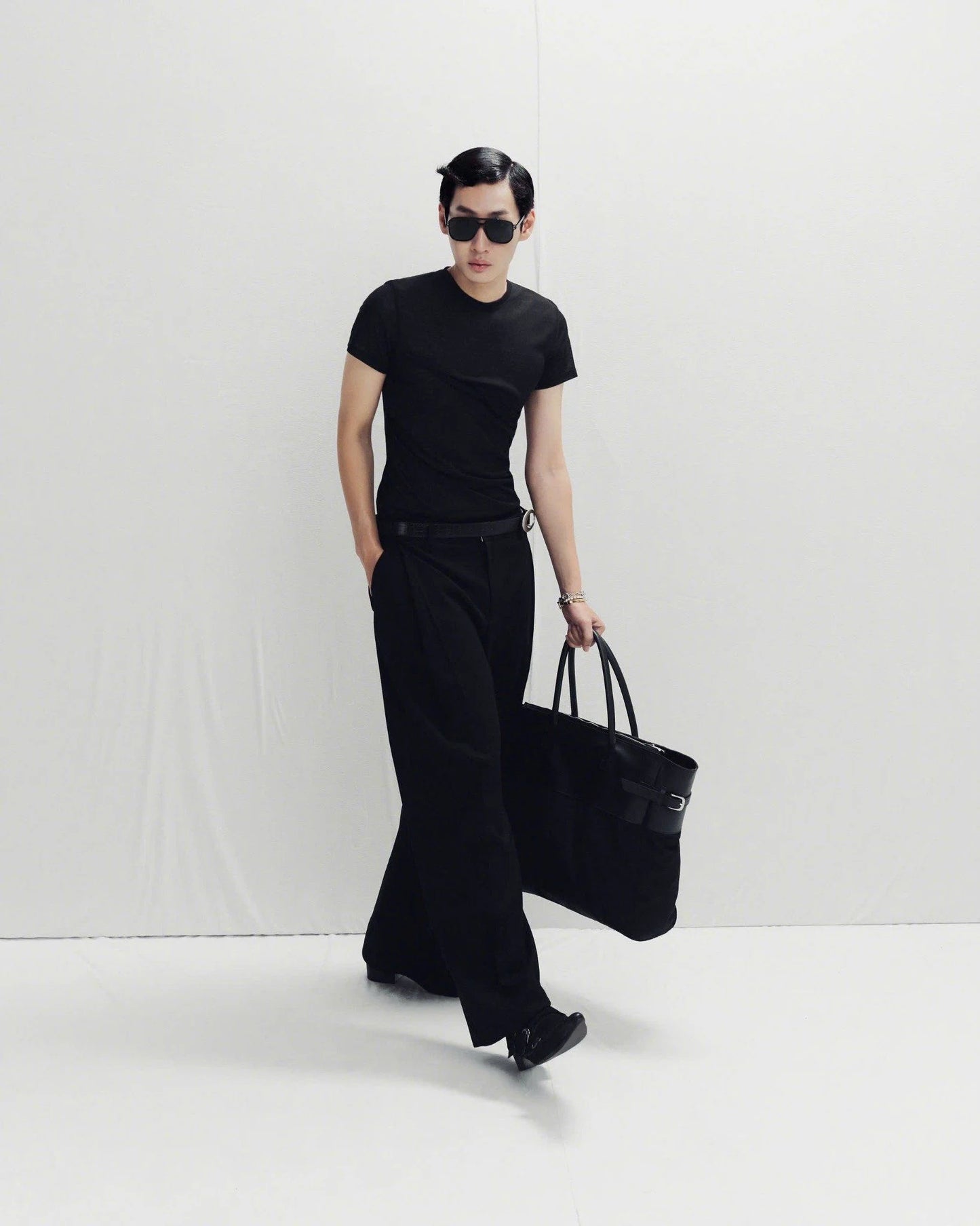 [HYPNOTISM] CREASED TROUSERS
